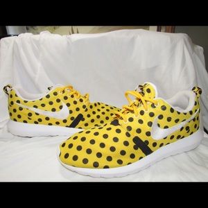 Black and Yellow Polka Dot Roshe Runs